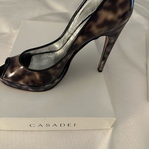 Casadei leather heels in leopard print excellent condition